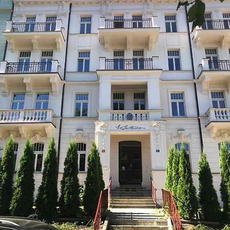 Rezidence Beethoven Apartamento KLV Exterior foto