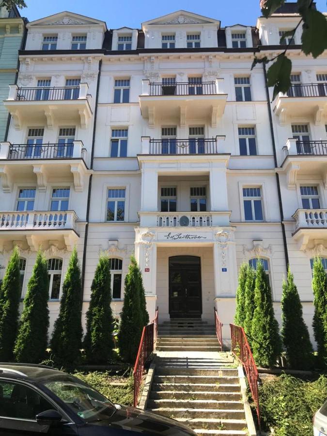 Rezidence Beethoven Apartamento KLV Exterior foto
