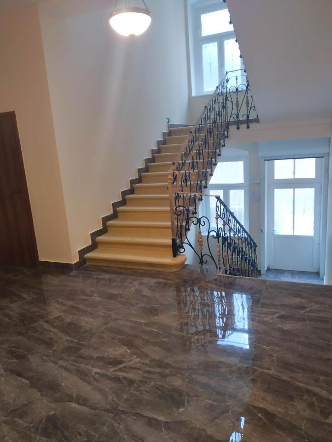 Rezidence Beethoven Apartamento KLV Exterior foto
