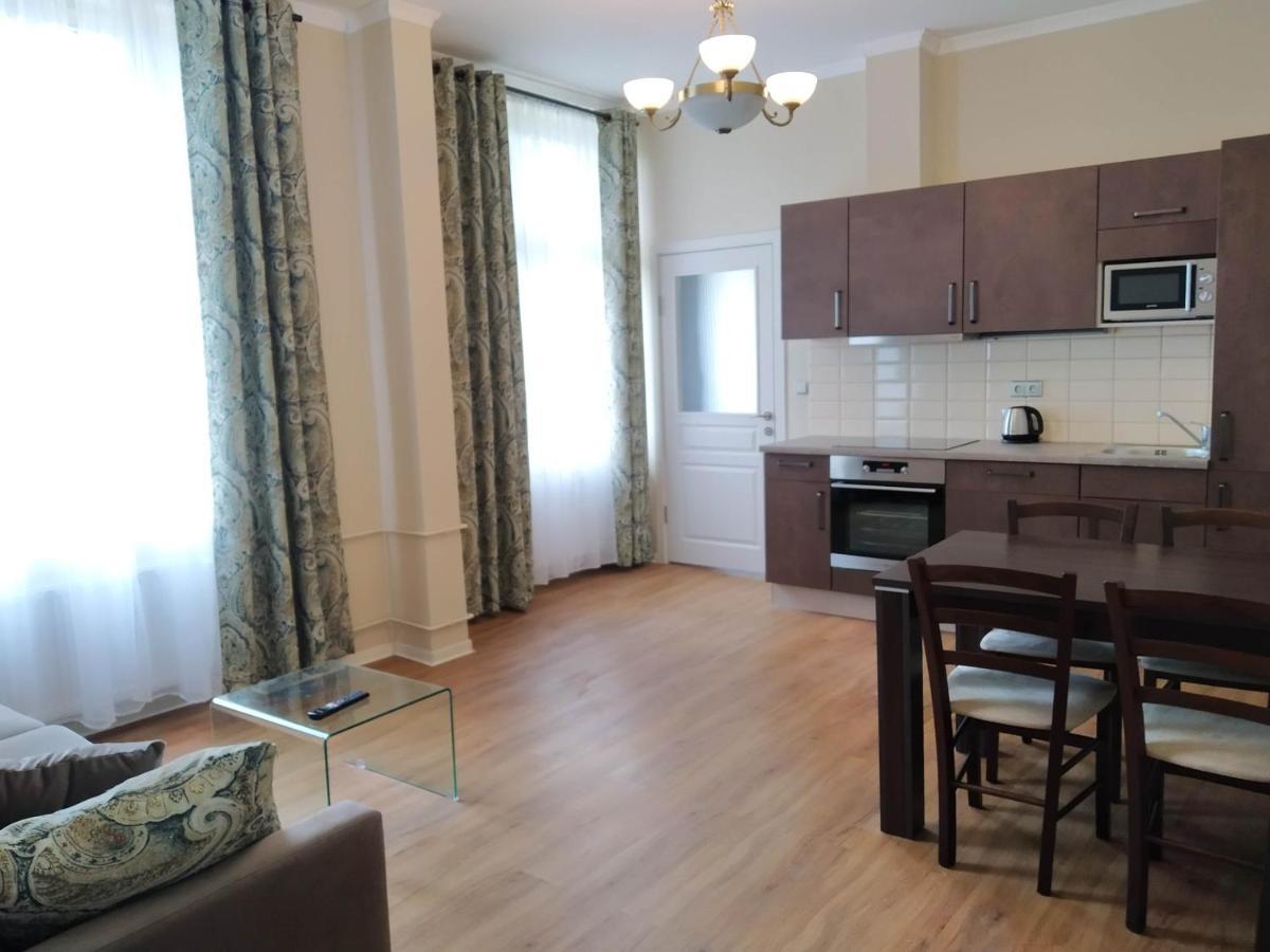 Rezidence Beethoven Apartamento KLV Exterior foto